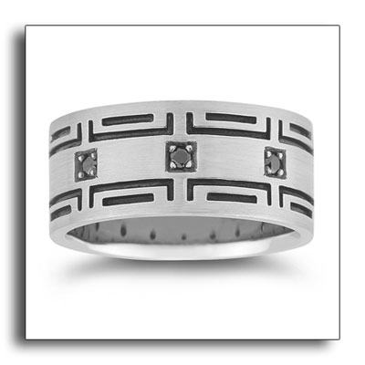 Novell 39s featured platinum design with black diamonds Rings from each 