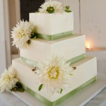 Love the angles and the flowers on this cake!