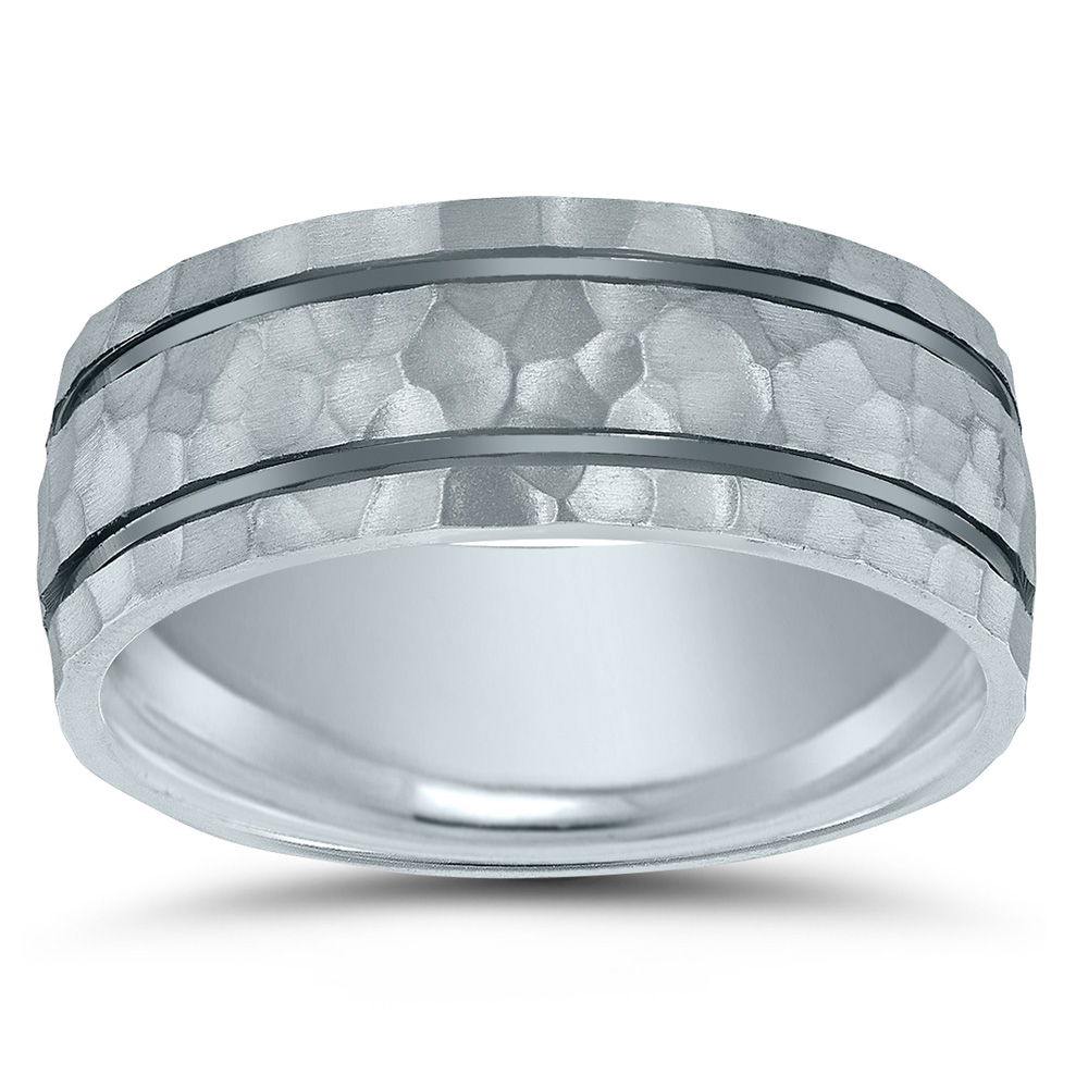 Novell wedding band - from the Colors Collection.