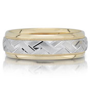 X4441/7GT is a two-tone wedding band that is 7mm wide.