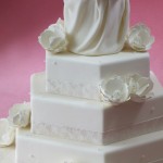 Now this is a nice wedding cake!