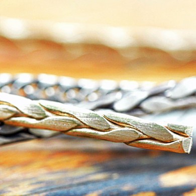 Hand braiding - Novell manufacturing